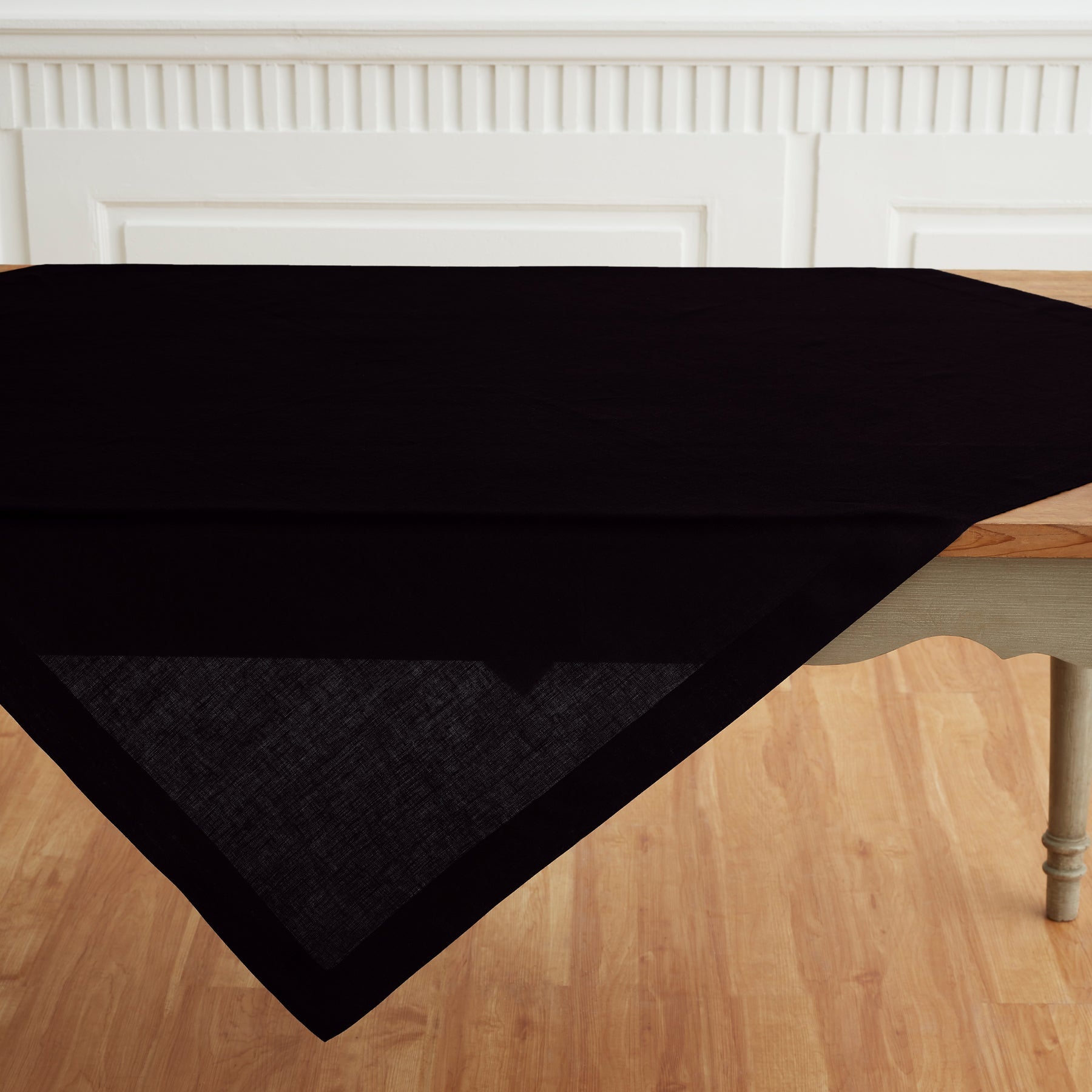 Fete Table Throw