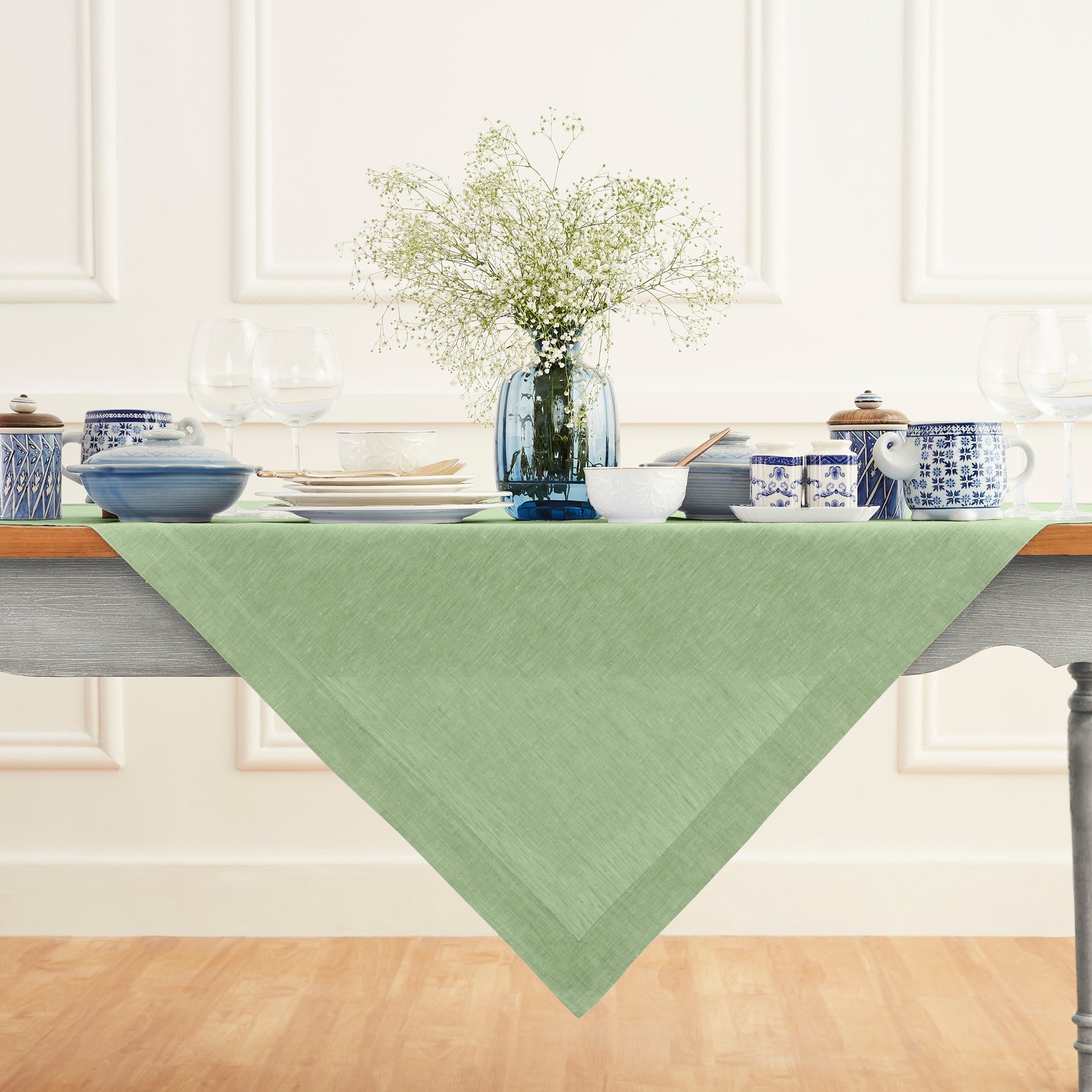 Athena Table Throw