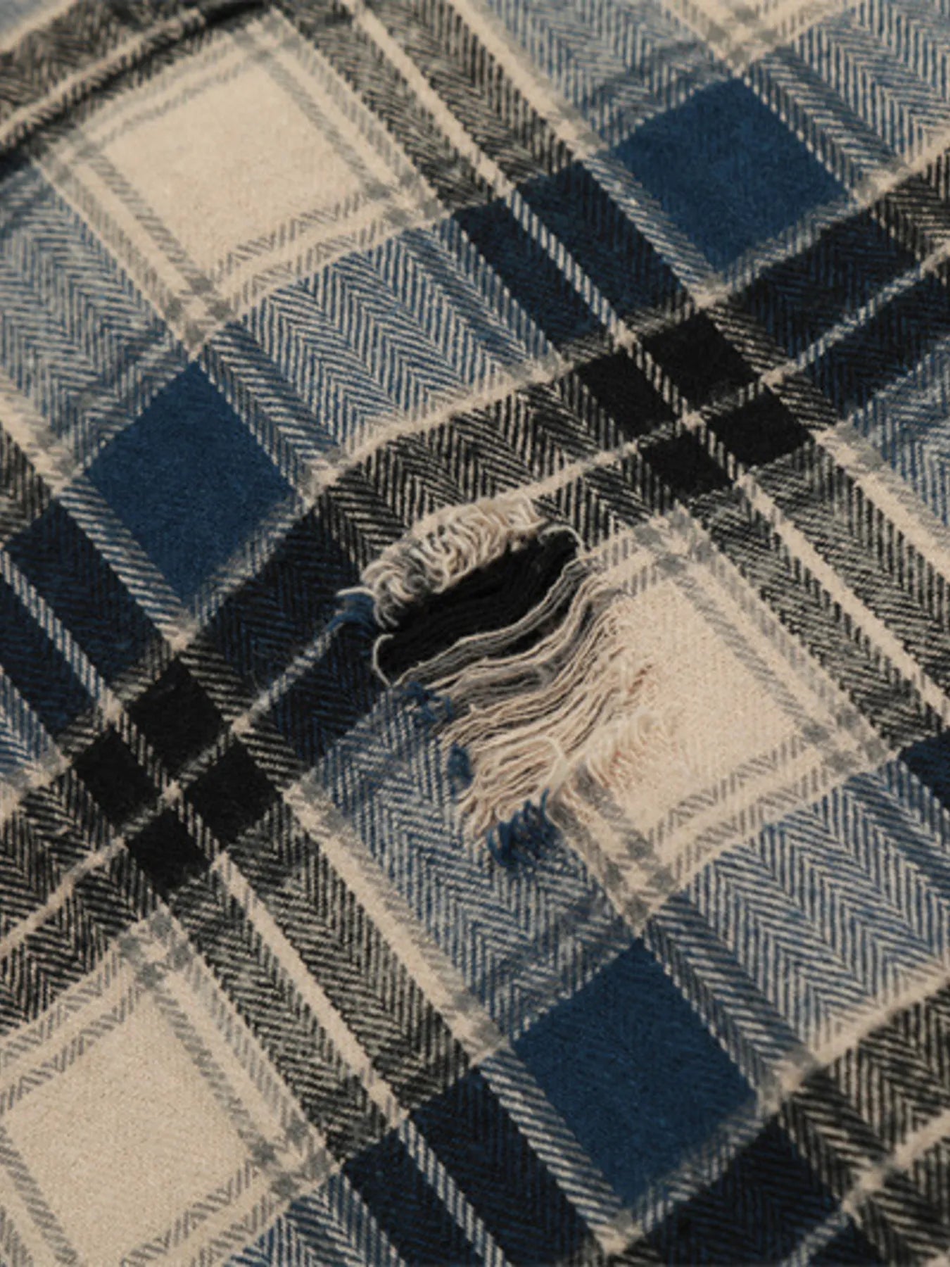 Men's Plaid Long Sleeve Shirt with Raw Hem