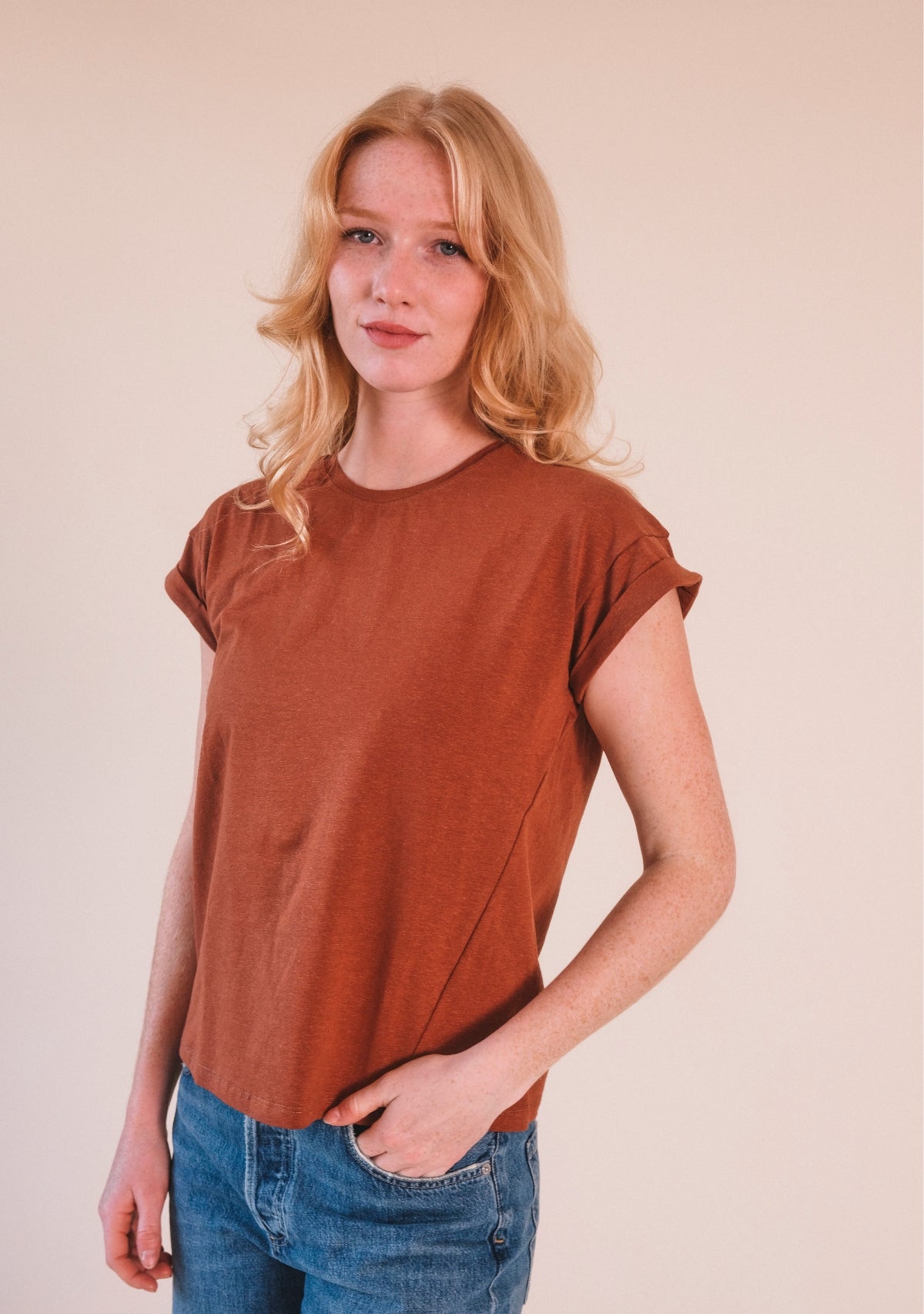 Jane Cuffed Hemp Tee - Pecan