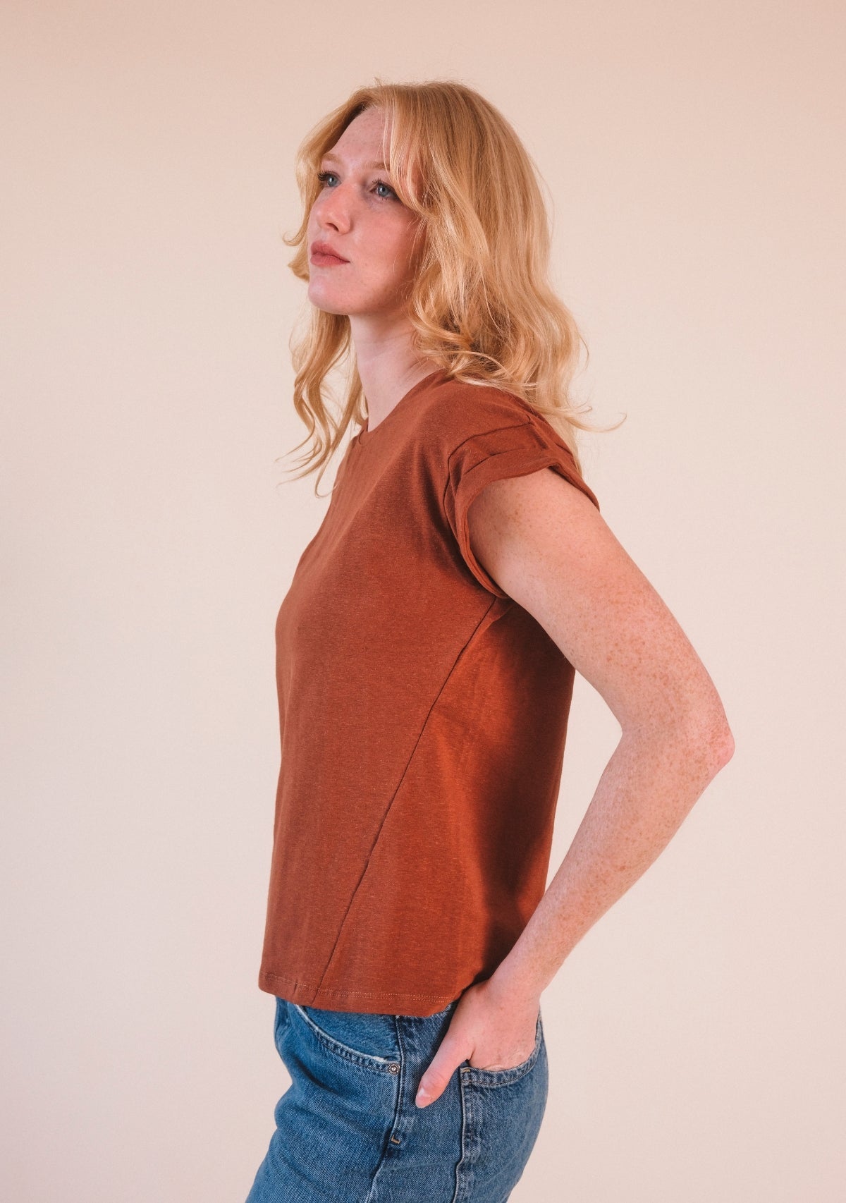 Jane Cuffed Hemp Tee - Pecan