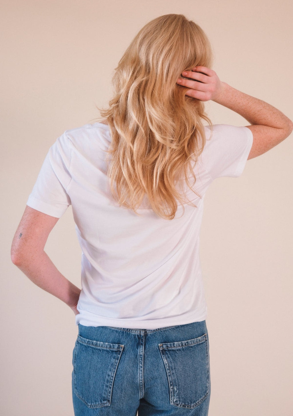 Louise Organic Cotton + Tencel ™ V-neck Tee - White