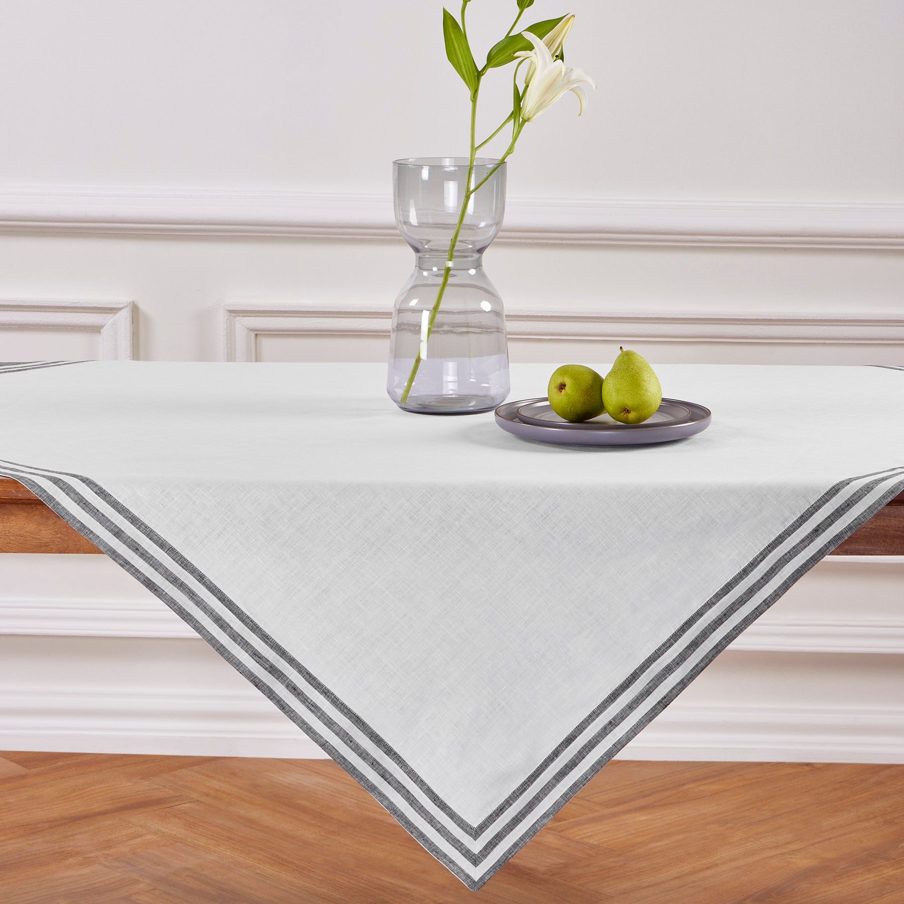 Mila Table Throw