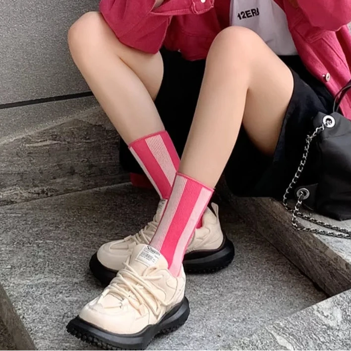 Contrast Striped Crew Socks