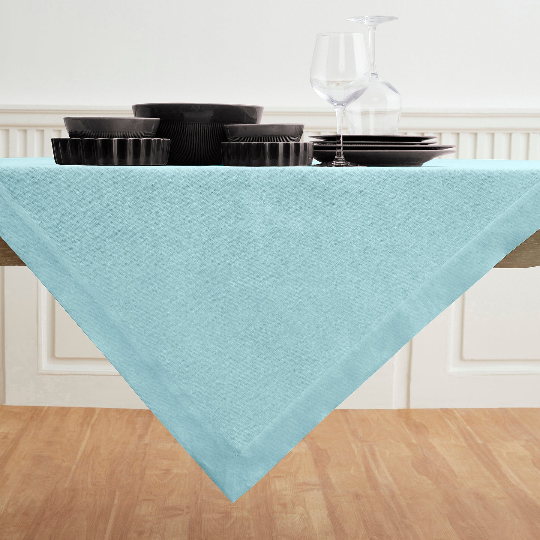 Fete Table Throw