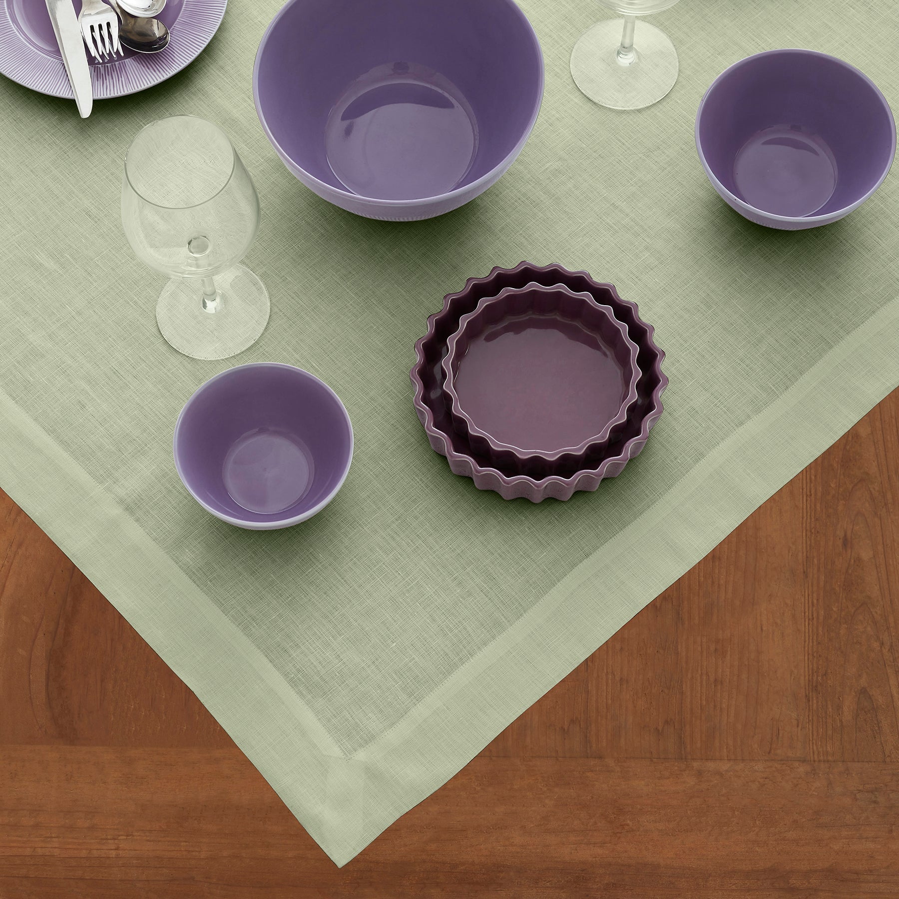 Fete Table Throw