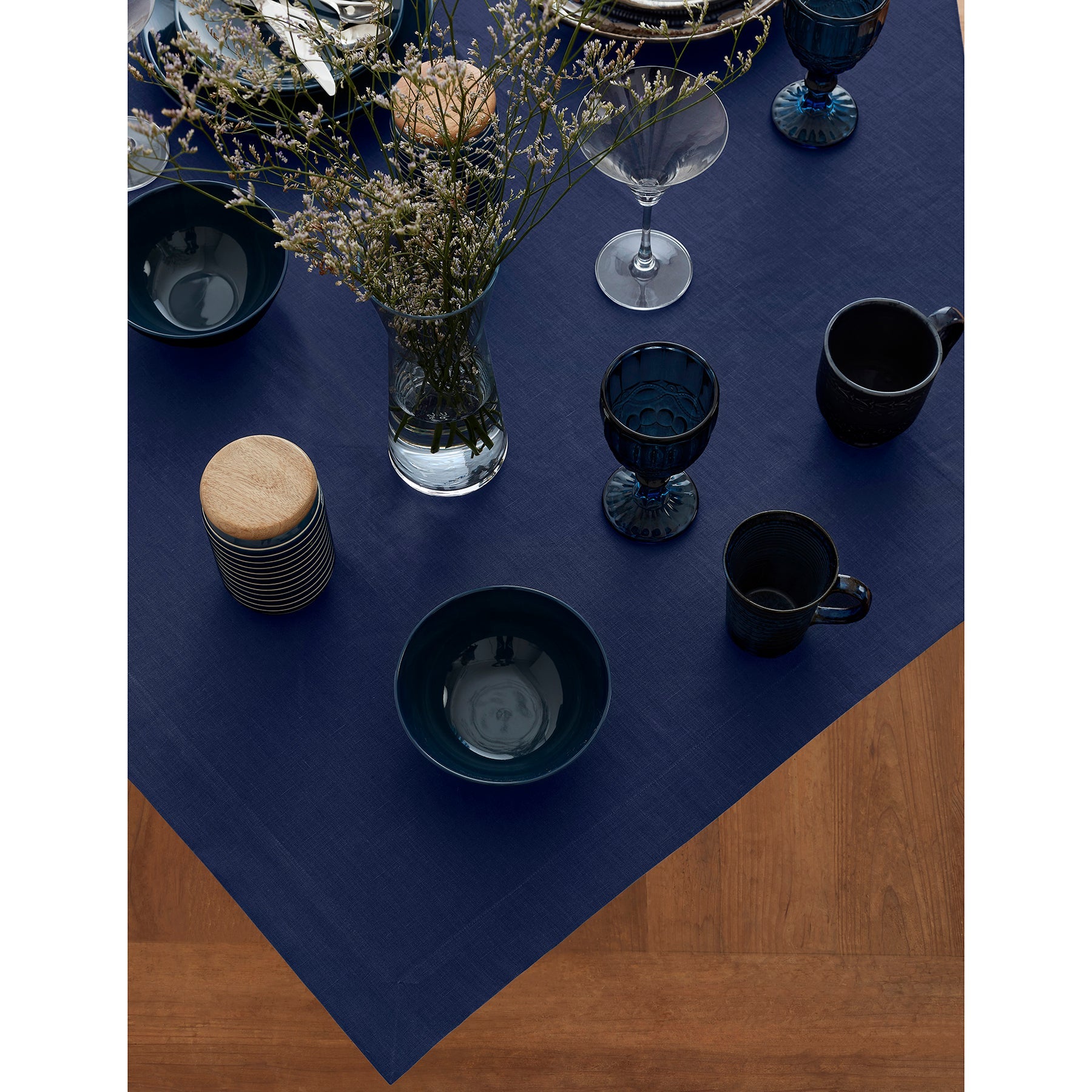 Fete Table Throw