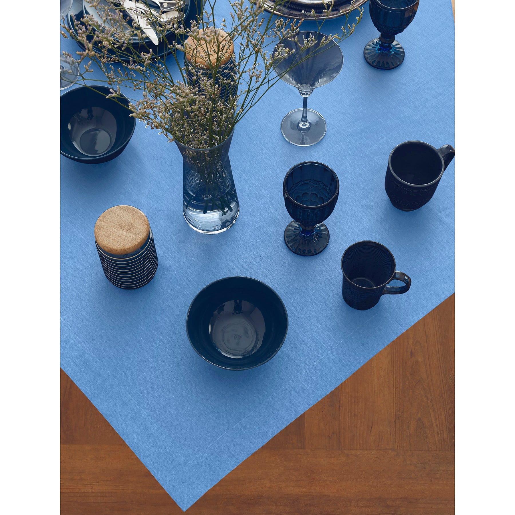 Fete Table Throw