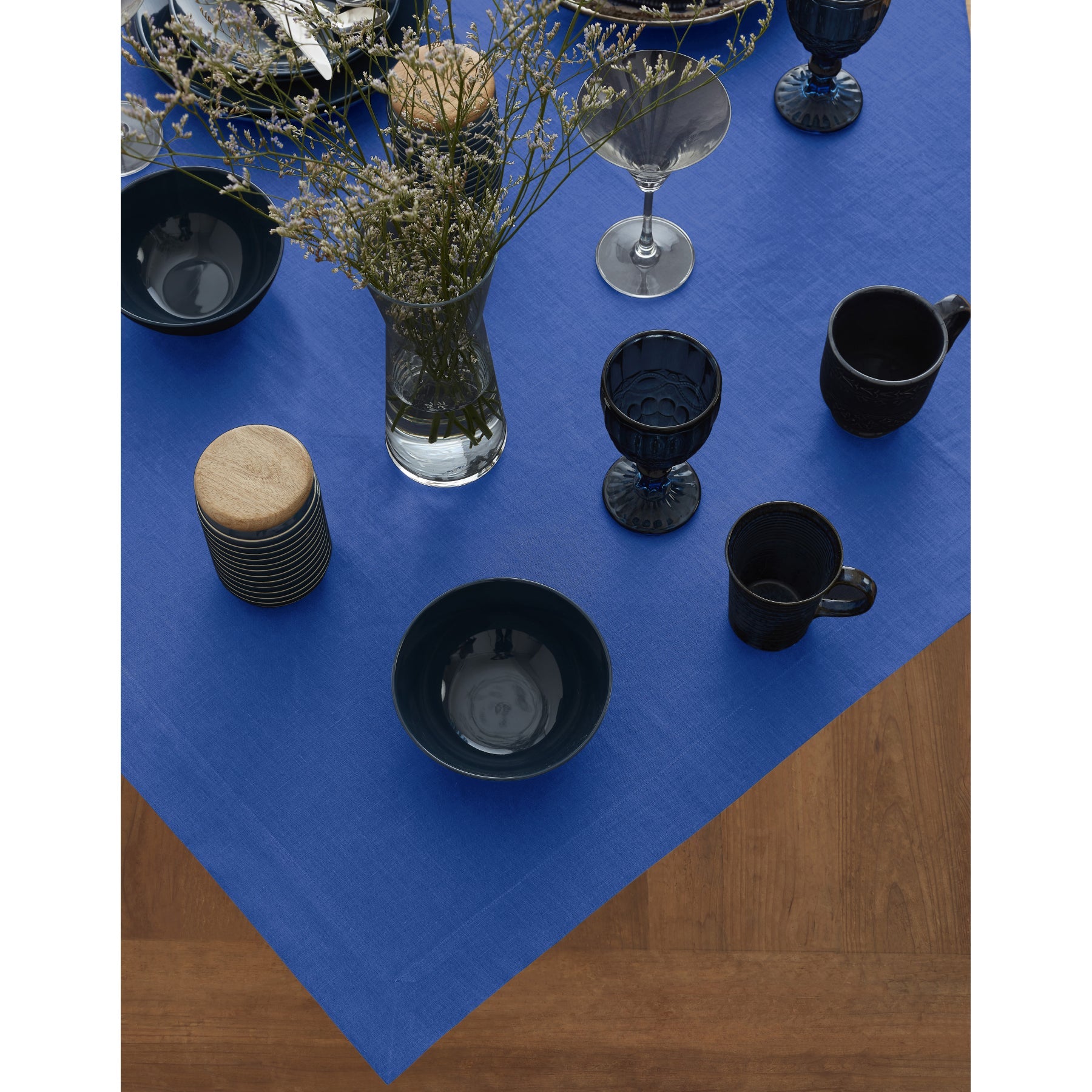 Fete Table Throw