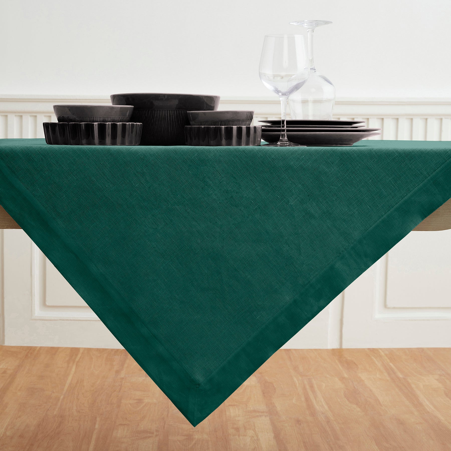 Fete Table Throw