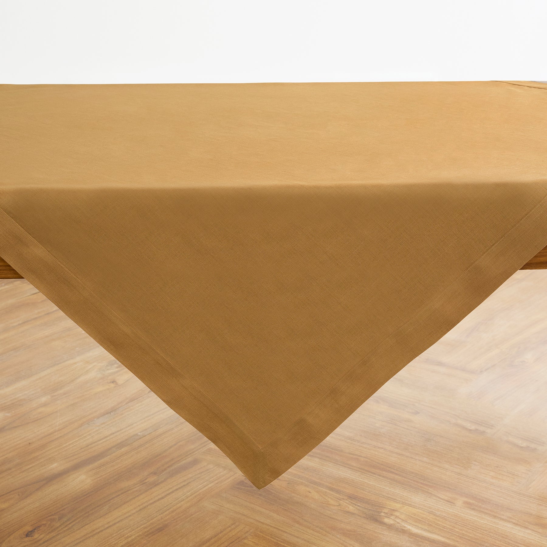 Fete Table Throw