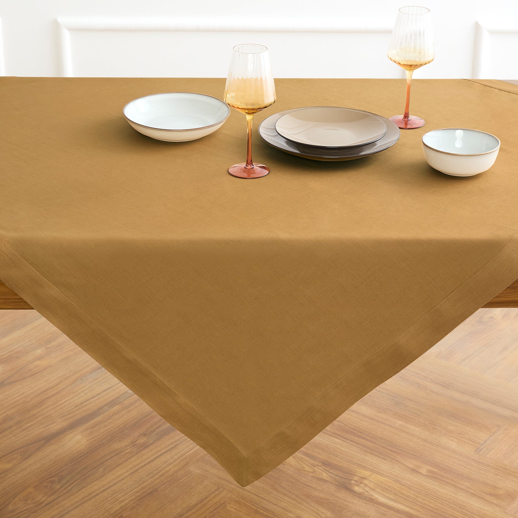 Fete Table Throw