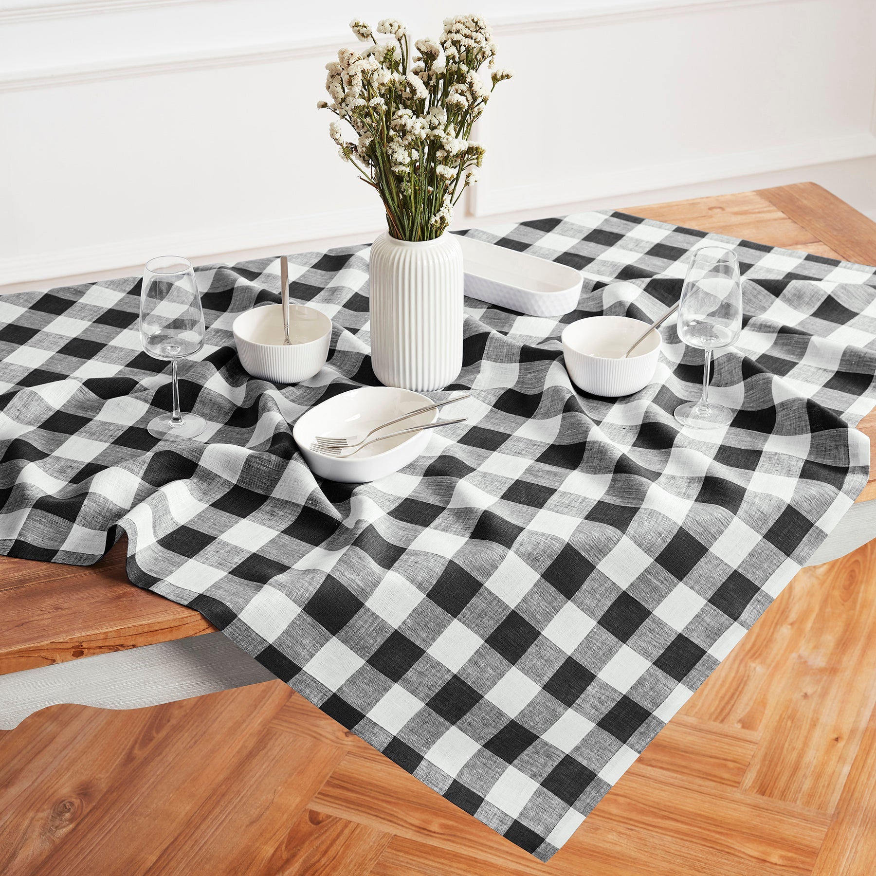 Buffalo Check Table Throw