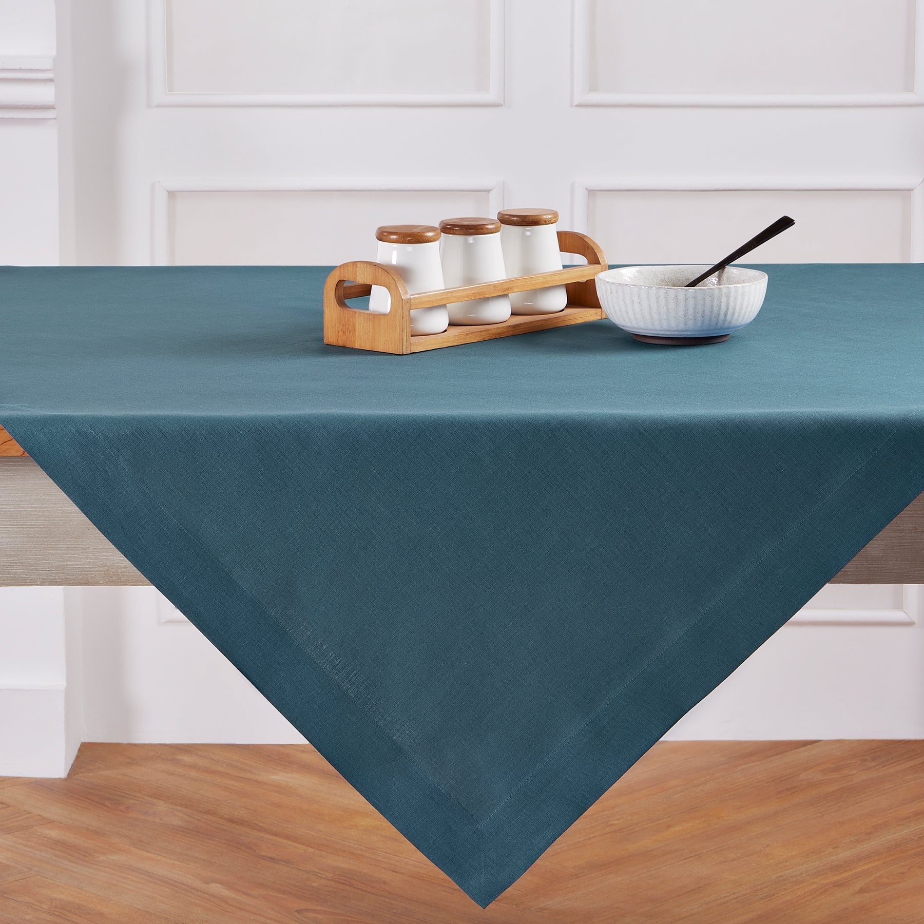 Fete Table Throw