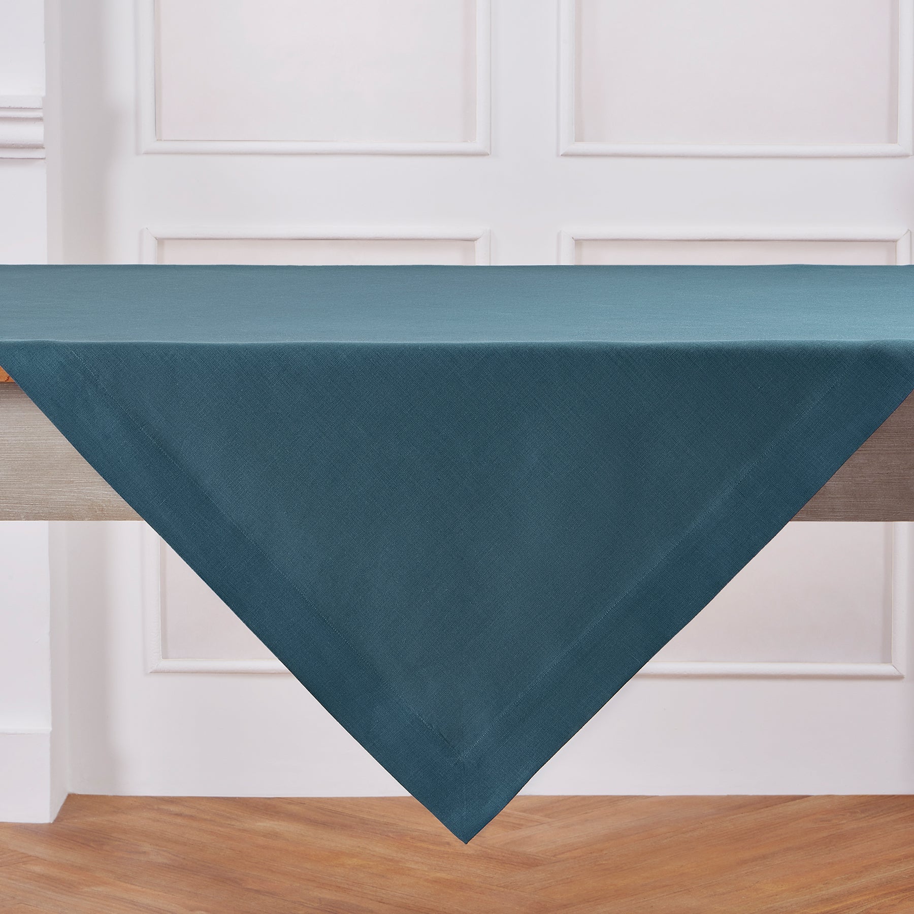 Fete Table Throw