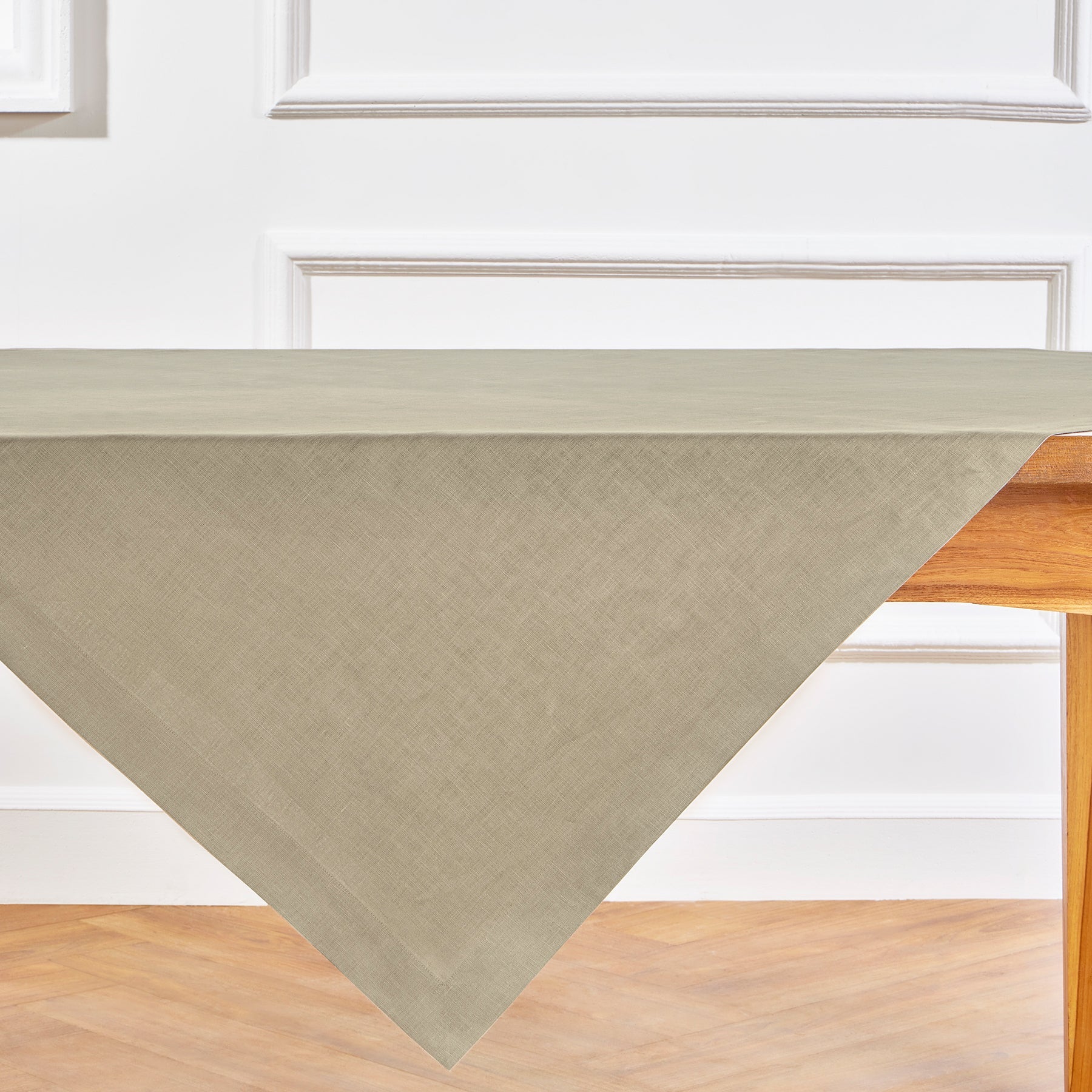 Fete Table Throw