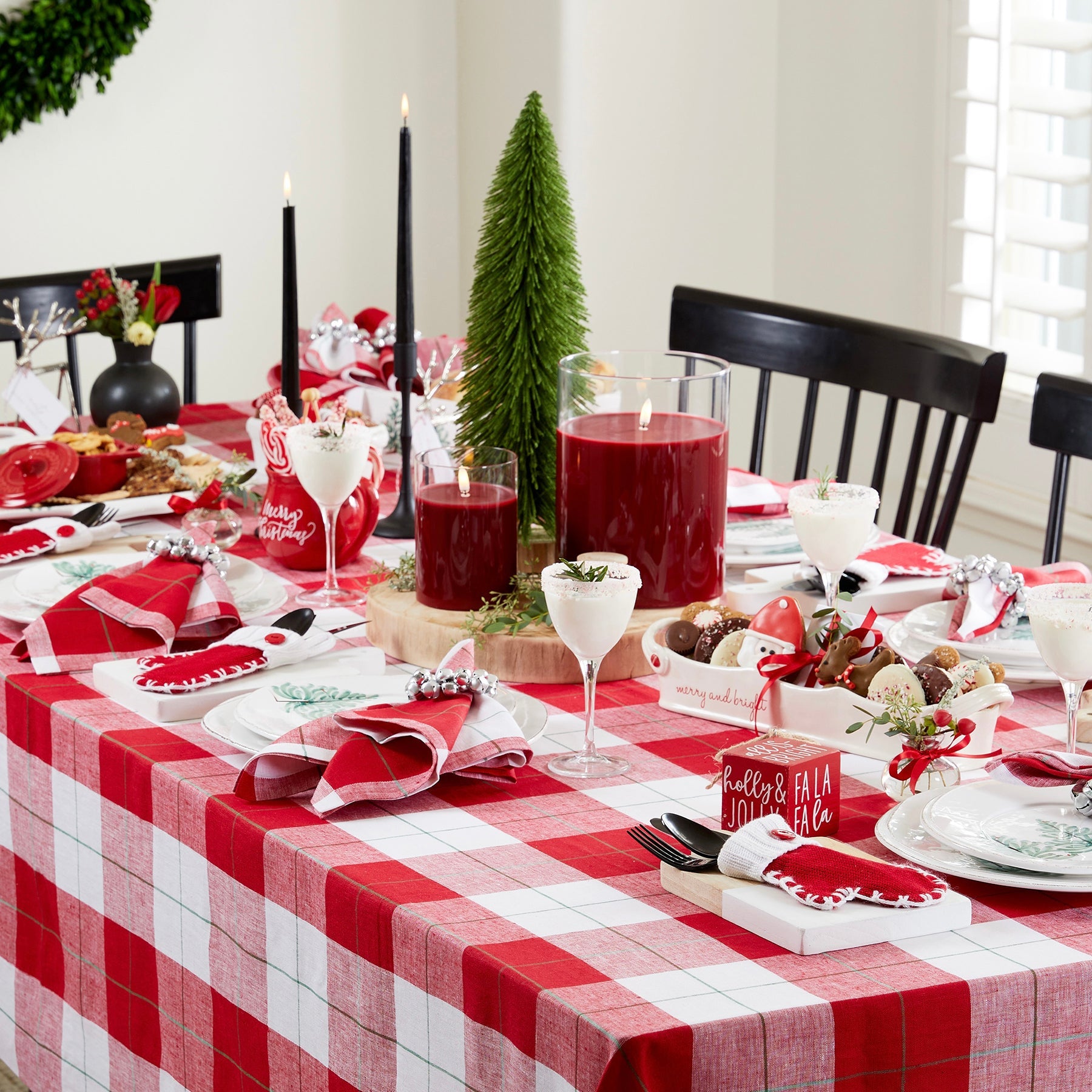 Very Merry Plaid Table Throw