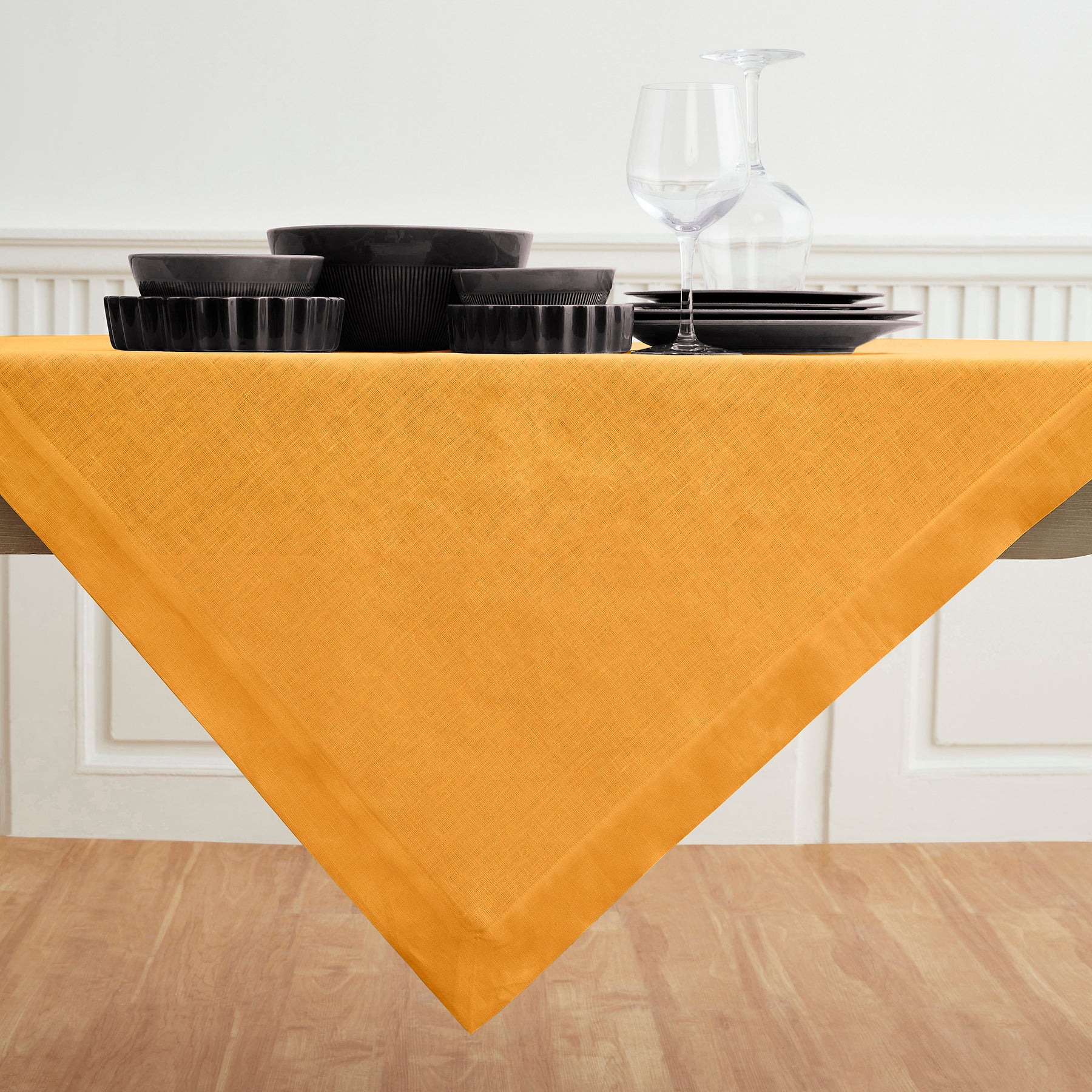 Fete Table Throw